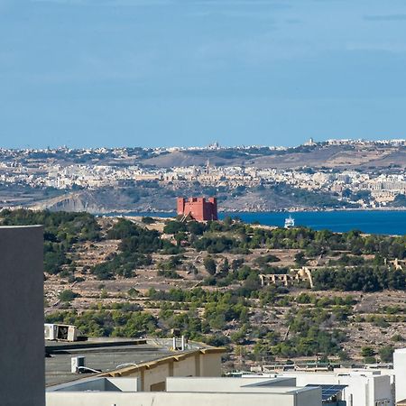 Francis Flats Modern Penthouse Apartment Mellieha Bagian luar foto