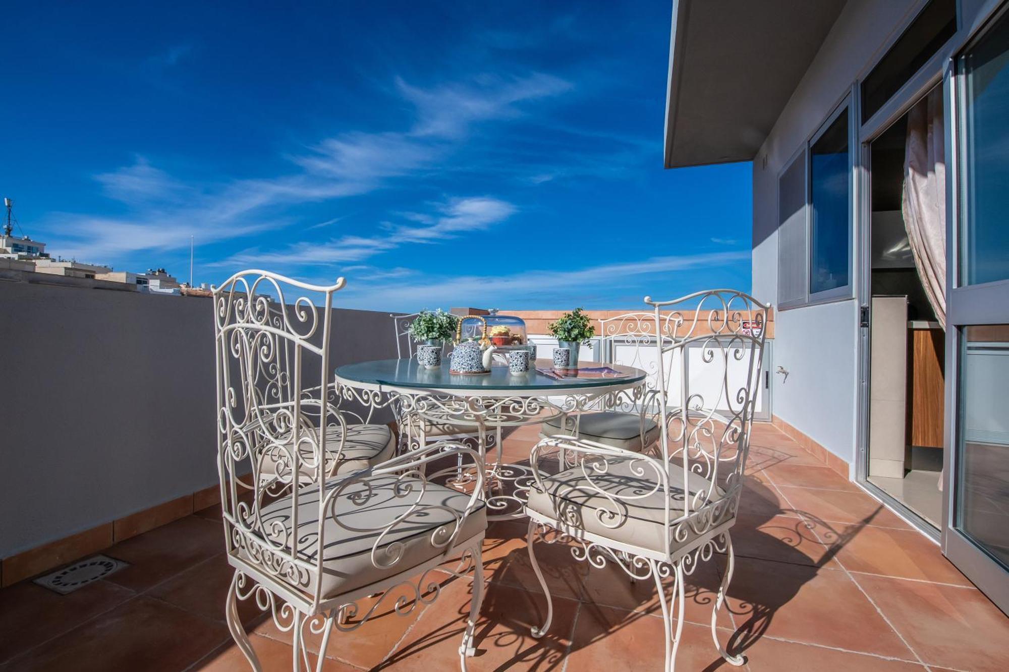Francis Flats Modern Penthouse Apartment Mellieha Bagian luar foto
