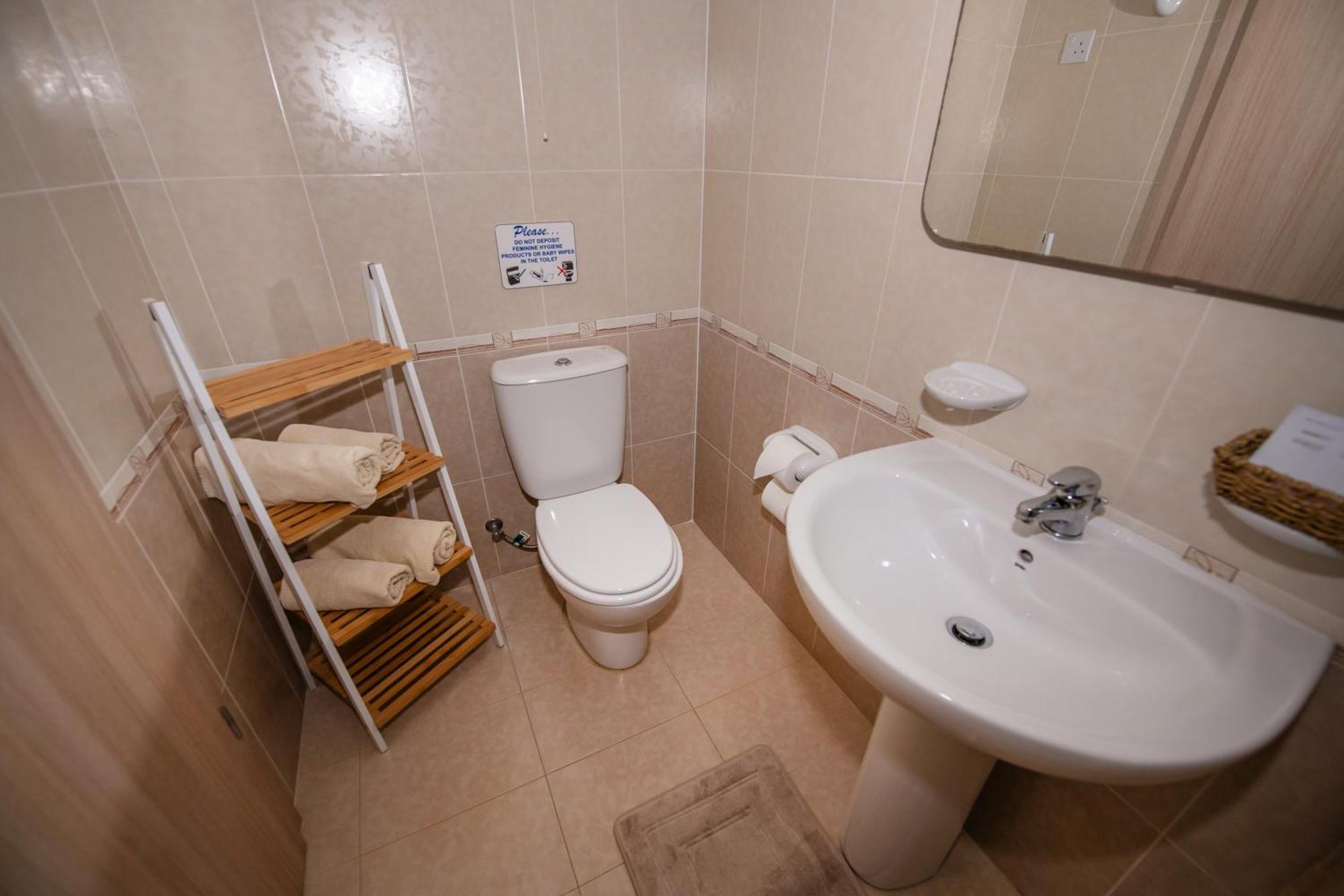 Francis Flats Modern Penthouse Apartment Mellieha Bagian luar foto