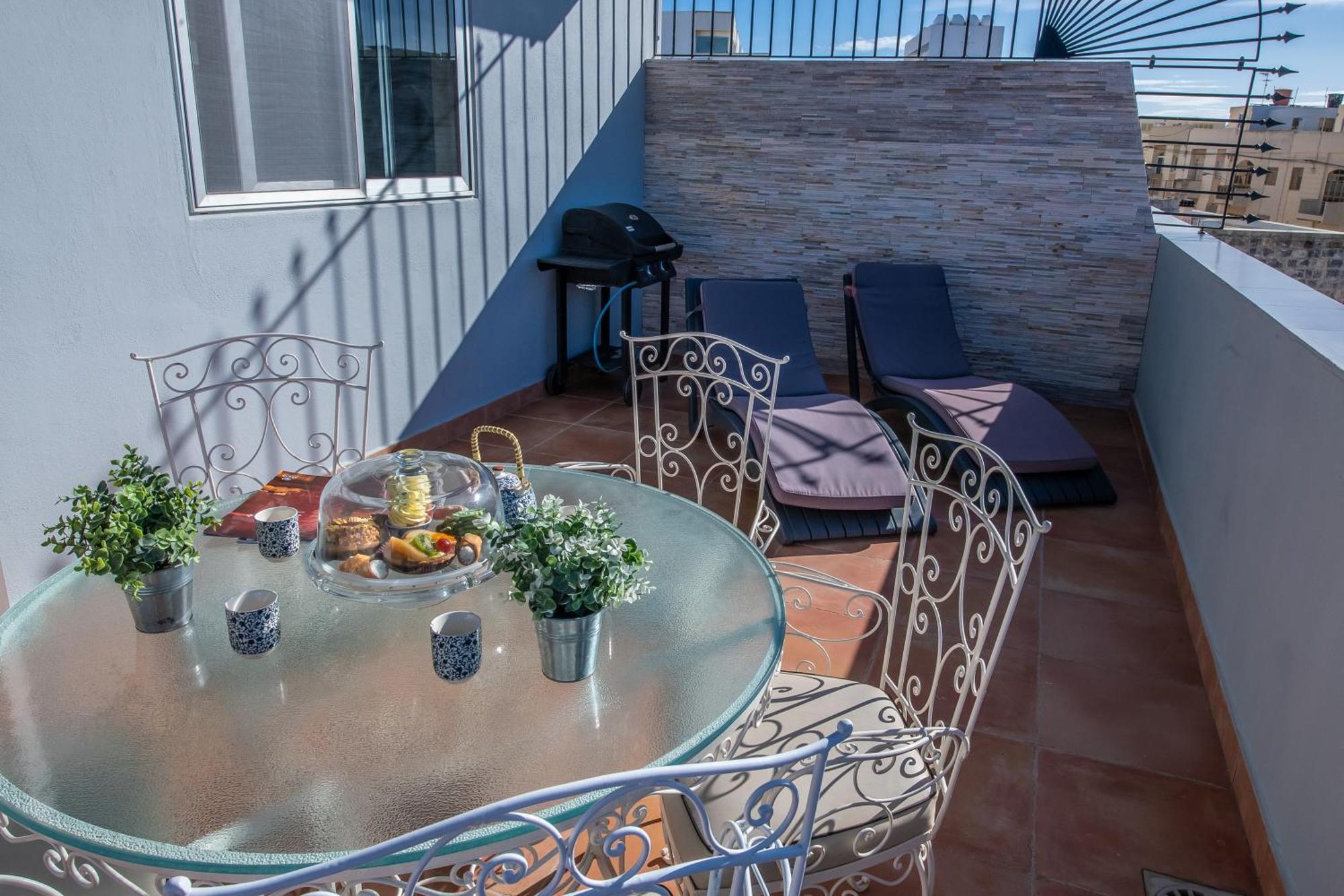 Francis Flats Modern Penthouse Apartment Mellieha Bagian luar foto