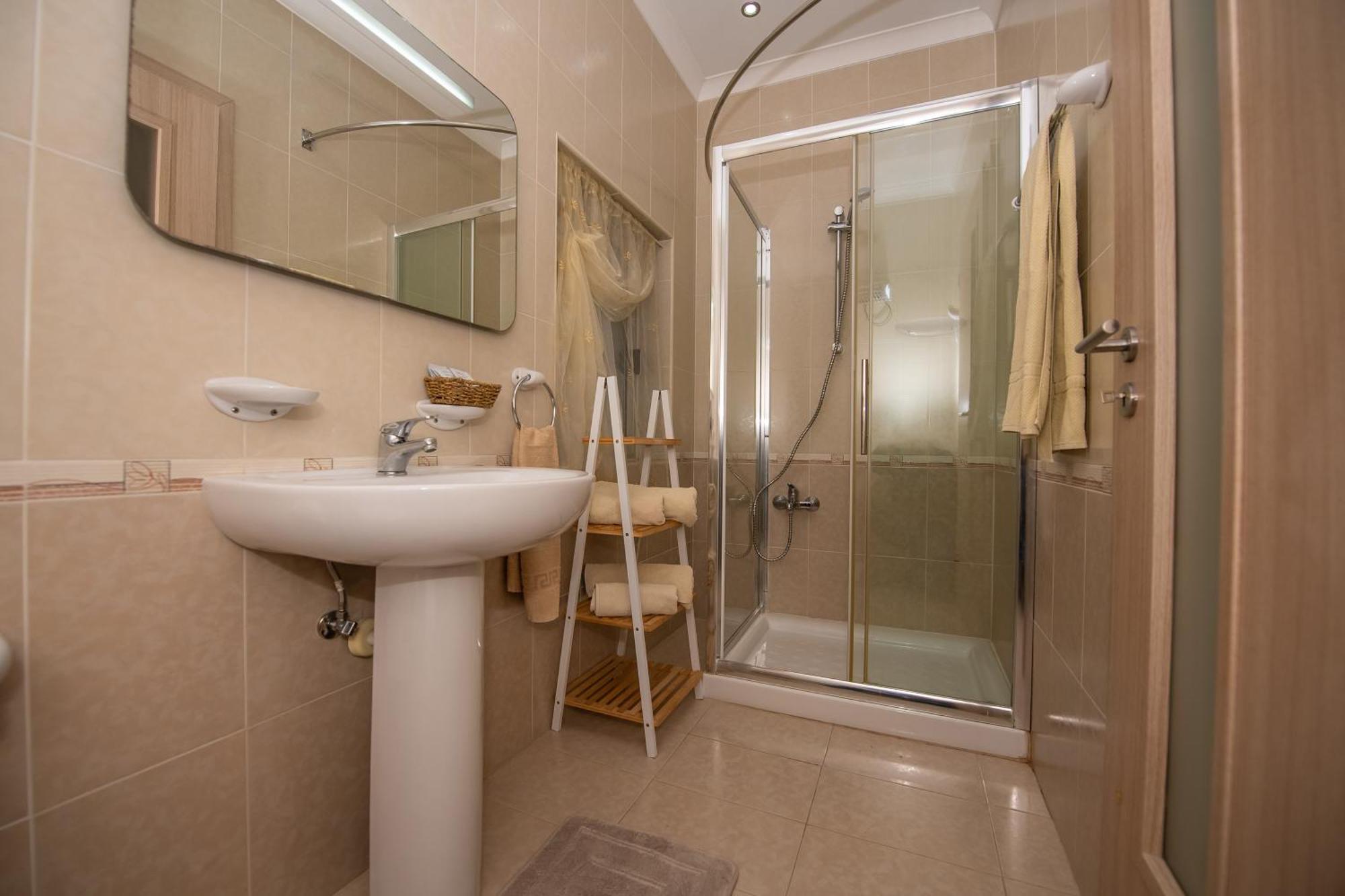 Francis Flats Modern Penthouse Apartment Mellieha Bagian luar foto